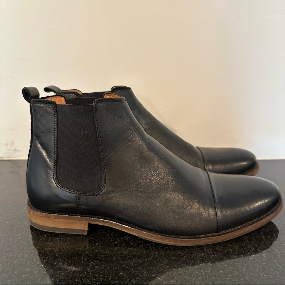 Men's Rodd & Gunn Black Leather Chelsea Boots - Picture 3 of 10